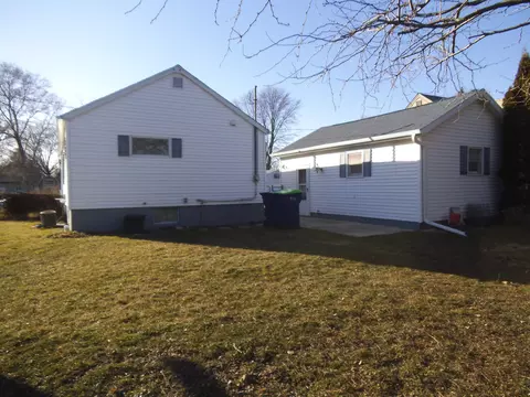 Exterior - 511 Braddock, Bay City, MI 48708 photo 5 of 9