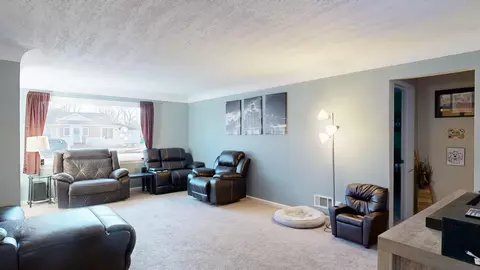 Living - 1137 Mildred, Flushing, MI 48433 photo 2 of 3