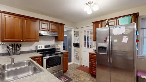 Kitchen - 1137 Mildred, Flushing, MI 48433 photo 4 of 5