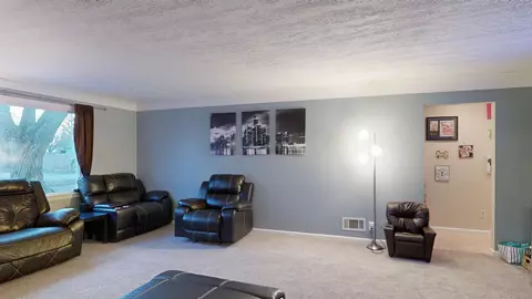 Living - 1137 Mildred, Flushing, MI 48433 photo 3 of 3