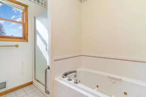Bath - 309 Fieldstone, Hemlock, MI 48626 photo 2 of 5