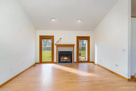 Living - 309 Fieldstone, Hemlock, MI 48626 photo 2 of 4