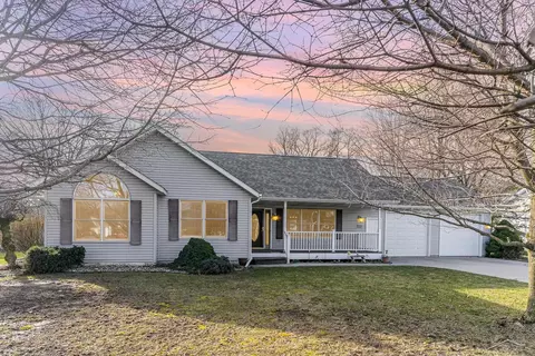 Exterior - 309 Fieldstone, Hemlock, MI 48626 photo 3 of 7