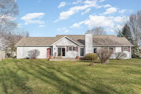 Exterior - 309 Fieldstone, Hemlock, MI 48626 photo 5 of 7
