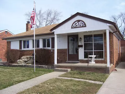 28222 Groveland, Roseville, MI 48066