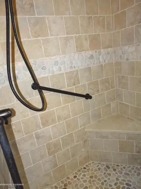 Bath - 18247 Stephens, Eastpointe, MI 48021 photo 4 of 6