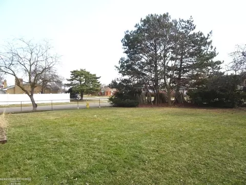 Exterior - 18247 Stephens, Eastpointe, MI 48021 photo 13 of 15