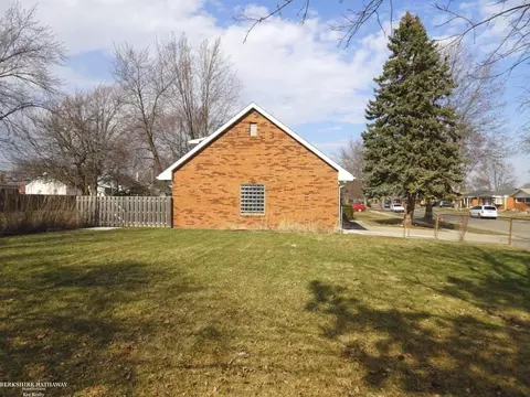 Exterior - 18247 Stephens, Eastpointe, MI 48021 photo 11 of 15