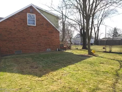 Exterior - 18247 Stephens, Eastpointe, MI 48021 photo 10 of 15