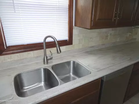Kitchen - 18247 Stephens, Eastpointe, MI 48021 photo 3 of 5