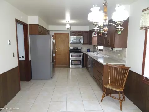 Kitchen - 18247 Stephens, Eastpointe, MI 48021 photo 1 of 5