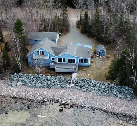 4407 Lighthouse, Big Bay, MI 49808