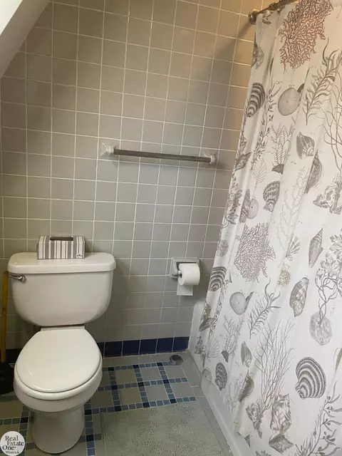 Bath - 710 Brown, Saint Clair, MI 48079 photo 2 of 6