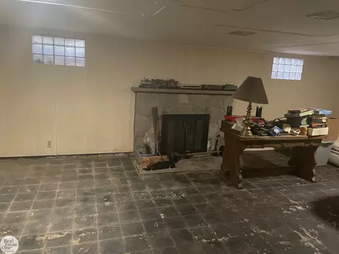 Living - 710 Brown, Saint Clair, MI 48079 photo 6 of 6