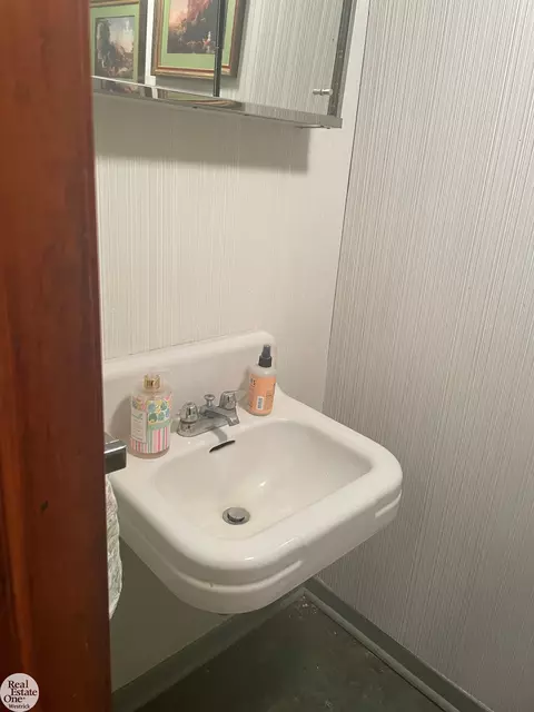Bath - 710 Brown, Saint Clair, MI 48079 photo 6 of 6