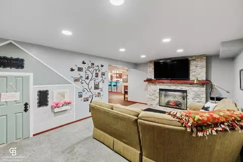 Living - 51539 Ace, Macomb, MI 48042 photo 8 of 9