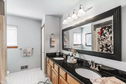 Bath - 51539 Ace, Macomb, MI 48042 photo 4 of 6