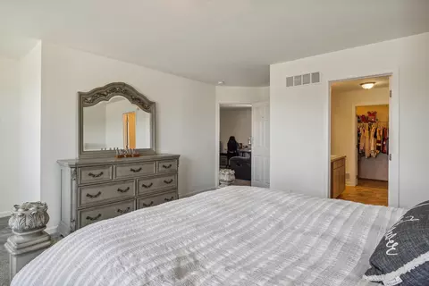 Bedroom - 51177 Maple Leaf, Macomb, MI 48042 photo 2 of 5
