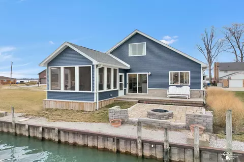 30604 Island, Gibraltar, MI 48173