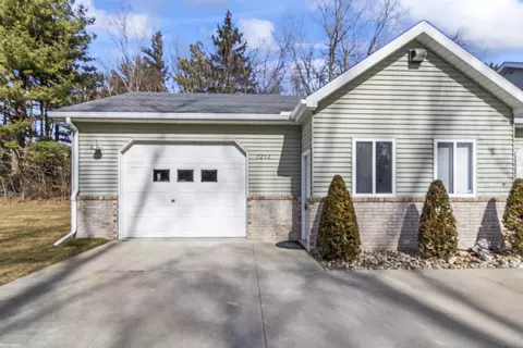 7252 Lakeshore, Lakeport, MI 48059