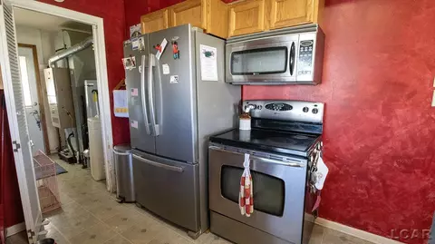 Kitchen - 2147 Hickory, Adrian, MI 49221 photo 3 of 4