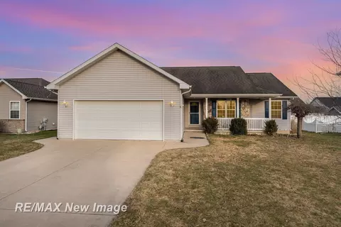 8422 Goldfinch, Freeland, MI 48623