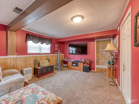 Living - 612 Donnalee, Monroe, MI 48162 photo 3 of 7