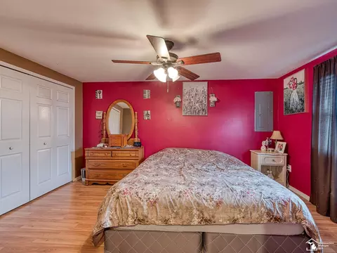 Bedroom - 612 Donnalee, Monroe, MI 48162 photo 2 of 3