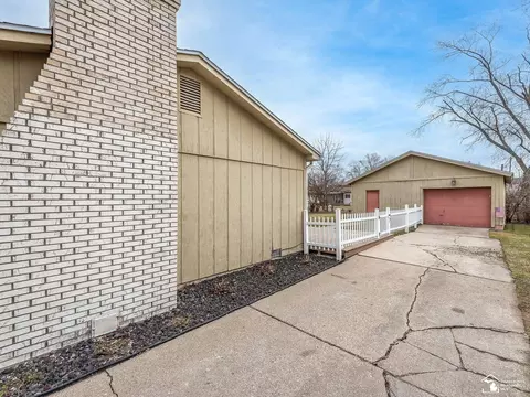 Exterior - 612 Donnalee, Monroe, MI 48162 photo 5 of 7