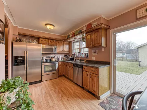 Kitchen - 612 Donnalee, Monroe, MI 48162 photo 1 of 3