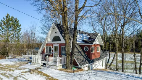 3152 Co 426 24th, Cornell, MI 49818