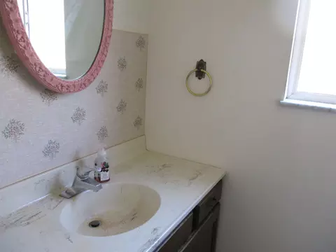 Bath - 3622 E Lansing, Bancroft, MI 48414 photo 2 of 4