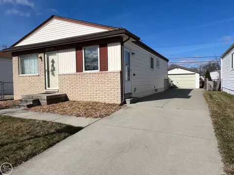 20165 Lakeworth, Roseville, MI 48066