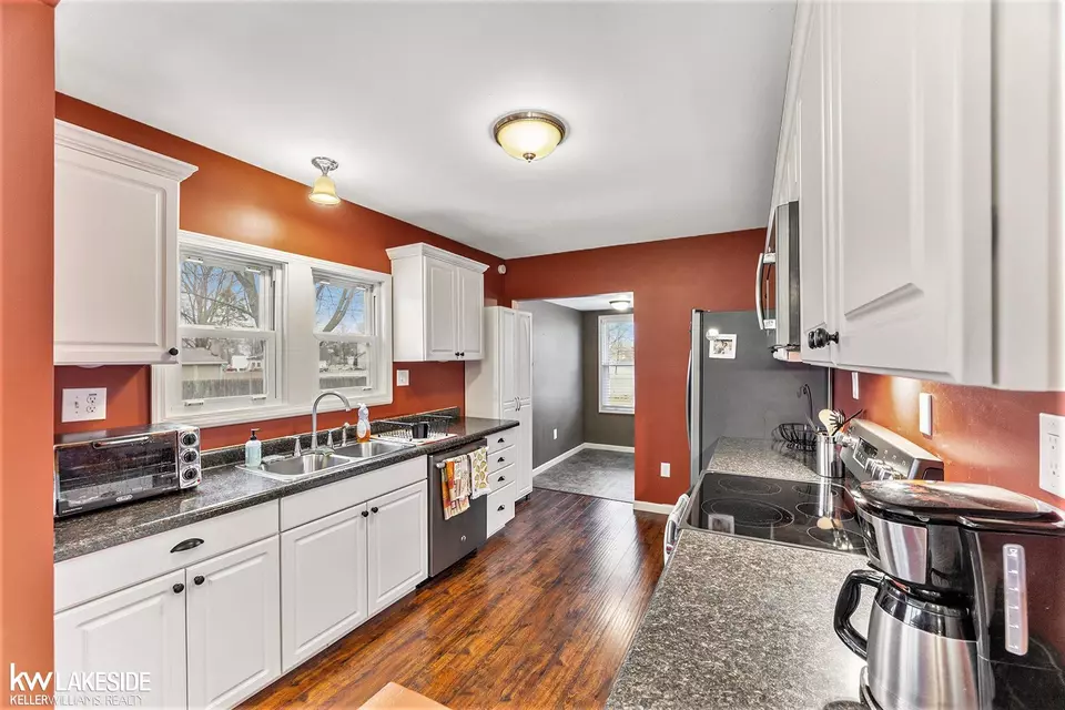 Kitchen - 2287 S Riverside, East China, MI 48054 photo 1 of 3