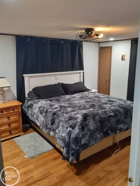 Bedroom - 166 Parkway, Davison, MI 48423 photo 1 of 4