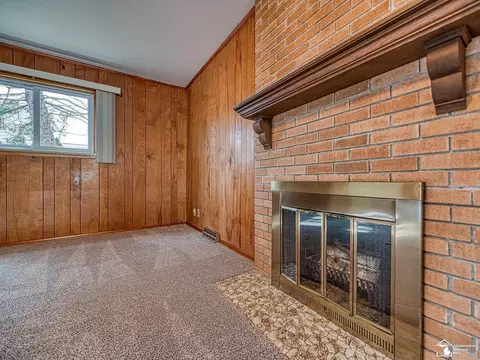 Living - 211 Cranbrook, Monroe, MI 48162 photo 1 of 2
