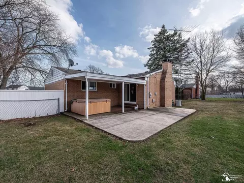 Exterior - 211 Cranbrook, Monroe, MI 48162 photo 5 of 7