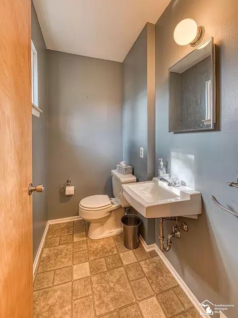 Bath - 211 Cranbrook, Monroe, MI 48162 photo 2 of 2