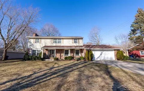 5403 Nakoma, Midland, MI 48640