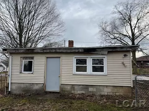 844 Caton, Adrian, MI 49221 photo 10