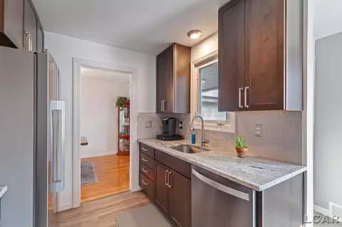 Kitchen - 604 Outer, Tecumseh, MI 49286 photo 5 of 7