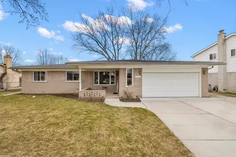 39334 Cadborough, Clinton Township, MI 48038