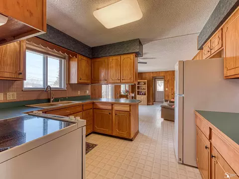 Kitchen - 627 Ruff, Monroe, MI 48162 photo 1 of 2