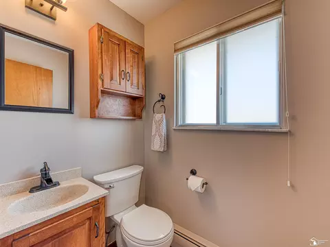 Bath - 627 Ruff, Monroe, MI 48162 photo 1 of 5