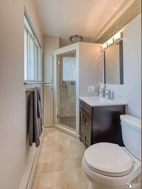 Bath - 627 Ruff, Monroe, MI 48162 photo 5 of 5