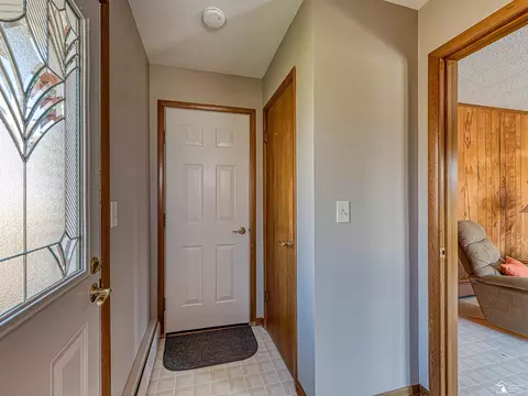 Entry Way - 627 Ruff, Monroe, MI 48162 photo 1 of 1