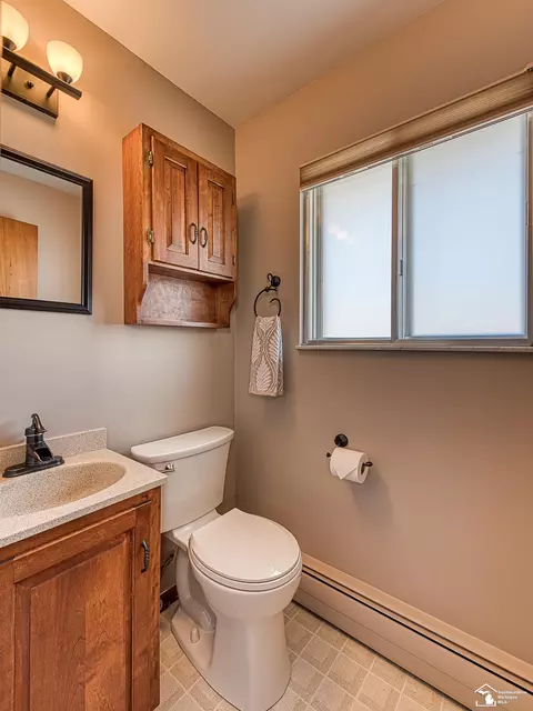 Bath - 627 Ruff, Monroe, MI 48162 photo 2 of 5