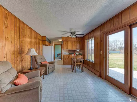 Living - 627 Ruff, Monroe, MI 48162 photo 5 of 5