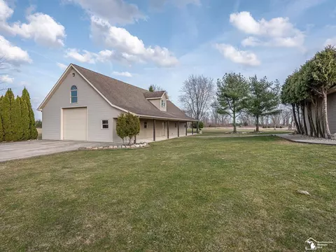 Exterior - 2420 Baldwin, Monroe, MI 48162 photo 12 of 33