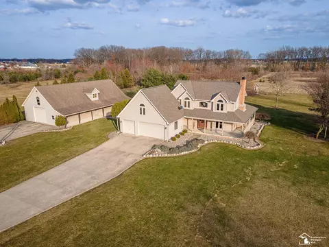Exterior - 2420 Baldwin, Monroe, MI 48162 photo 15 of 33